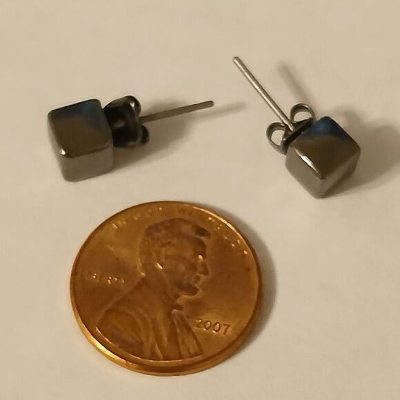 Black Metal Square Block Mini Stud Earrings - Picture 8 of 9